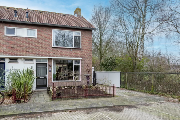 Oranje Nassaustraat 35 in Middelharnis foto