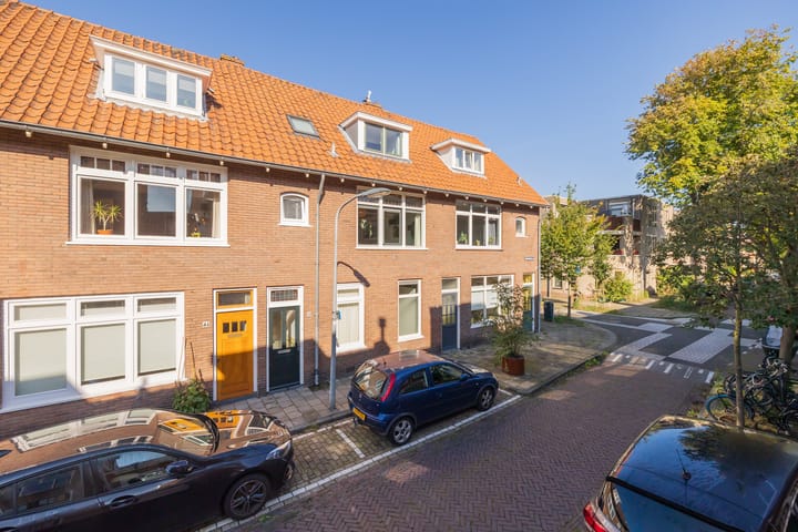 Oranjeboomstraat 42 in Haarlem foto