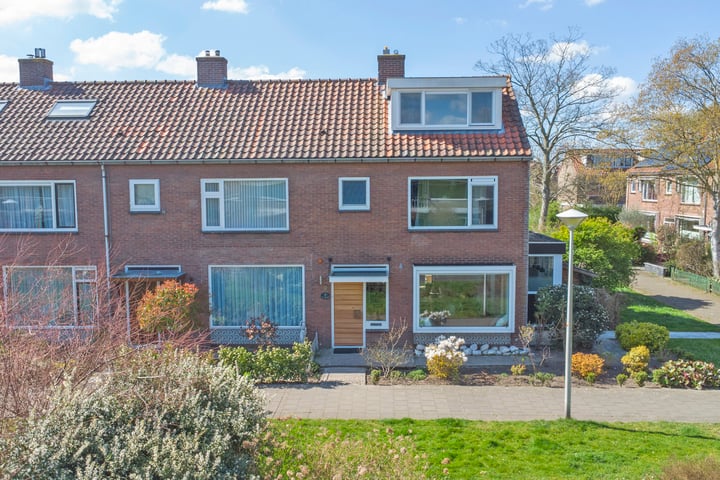 Oranjelaan 9 in Den Hoorn foto