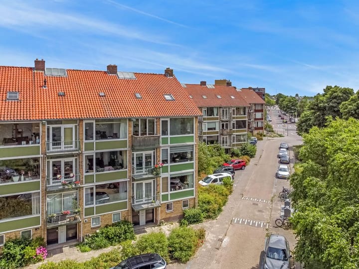 Oranjeplantsoen 27 in Diemen foto