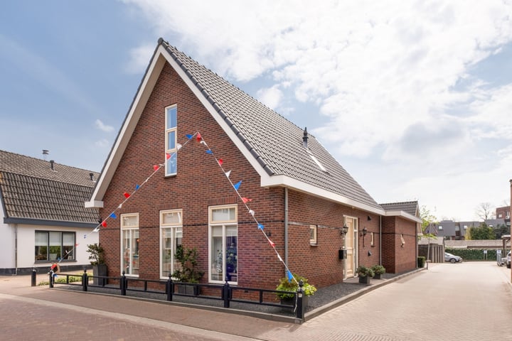 Oranjestraat 12 in Lunteren foto
