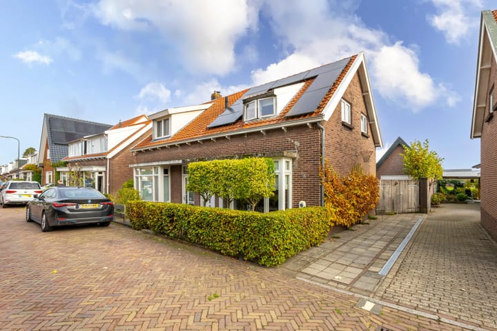 Oranjestraat 34 in Hardinxveld-Giessendam foto