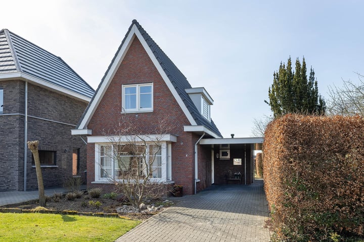 Oranjestraat 4 in Rossum foto