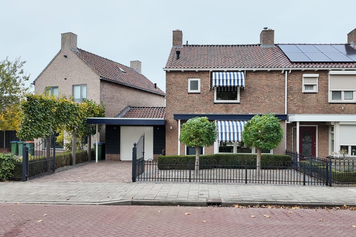 Oranjestraat 9 in Klundert foto