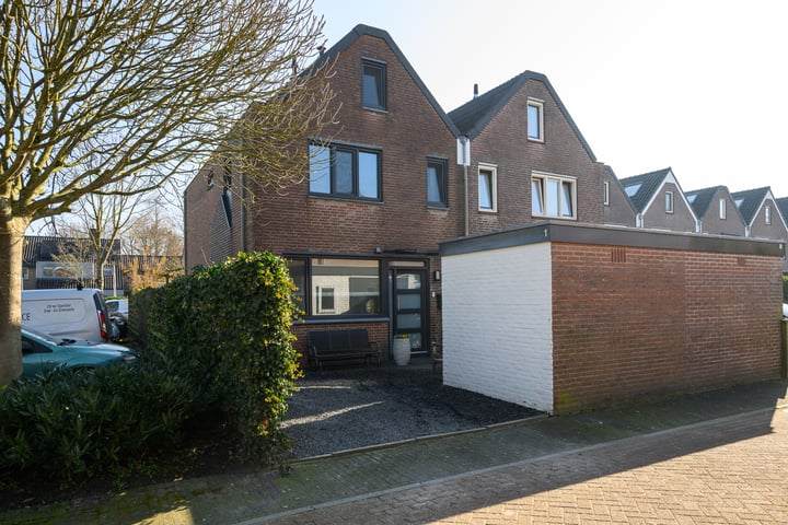 Otwardplaats 1 in Hoevelaken foto