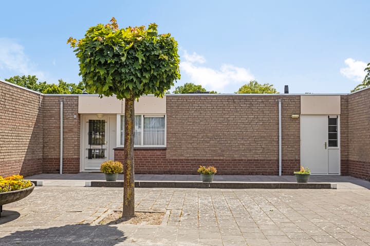 Oud Amelisweerd 6 in Eindhoven foto