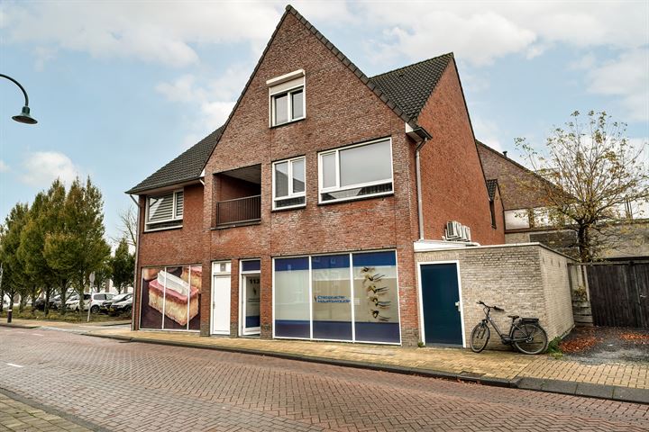 Oude Gemeneweg 3 in Hazerswoude-Dorp foto