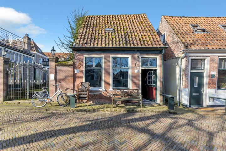Oude Gracht 1 in Enkhuizen foto