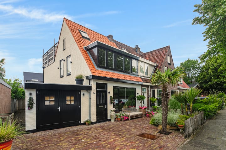 Oude Haarlemmerweg 5a in Castricum foto