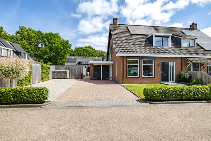 Oude Hof 9 in Donkerbroek