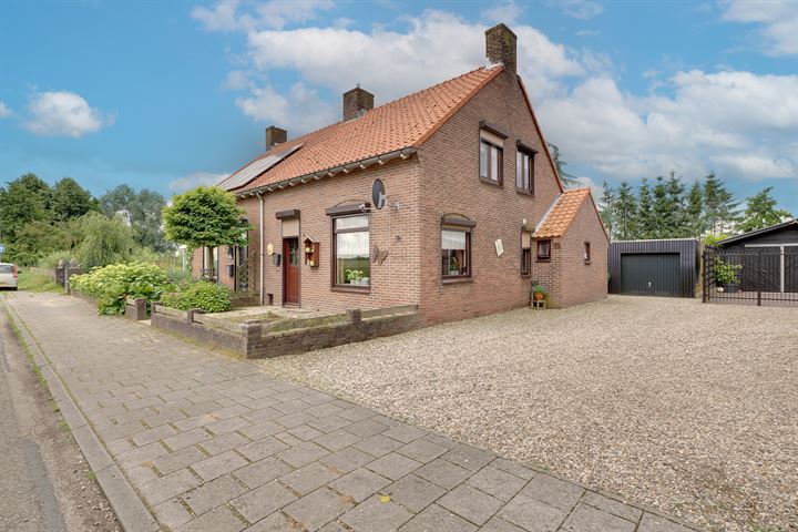 Oude Kleefsepostweg 15 in Spijk foto