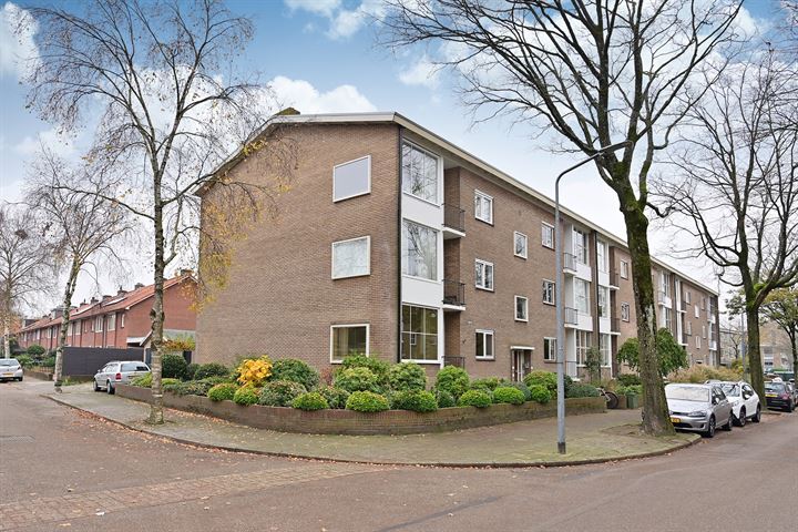 Oude Loosdrechtseweg 121 in Hilversum foto