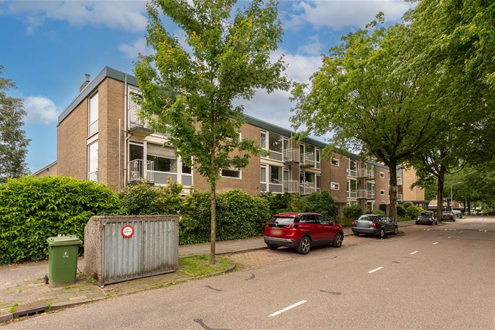Oude Loosdrechtseweg 167 in Hilversum foto