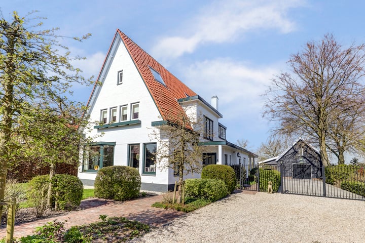 Oude Rijksweg 105 in 's-Heer Arendskerke foto