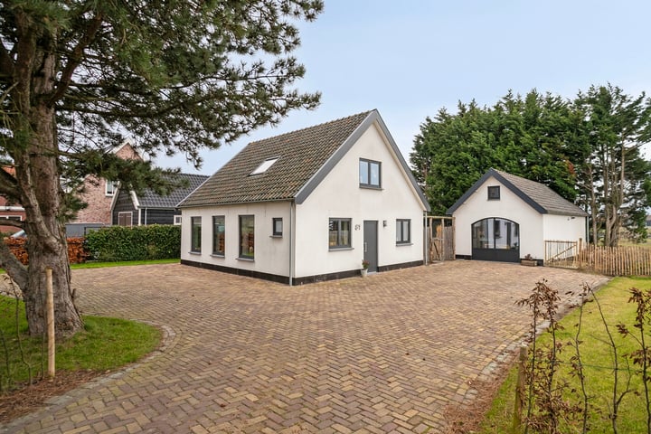 Oude Rijksweg 81 in 's-Heer Arendskerke foto