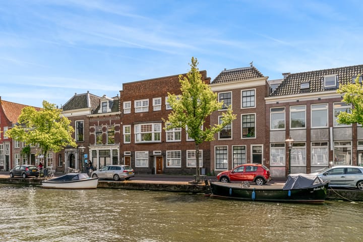 Oude Vest 11C in Leiden foto
