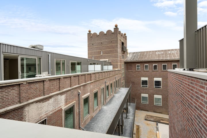 Oude Vest 6-D5 in Breda foto