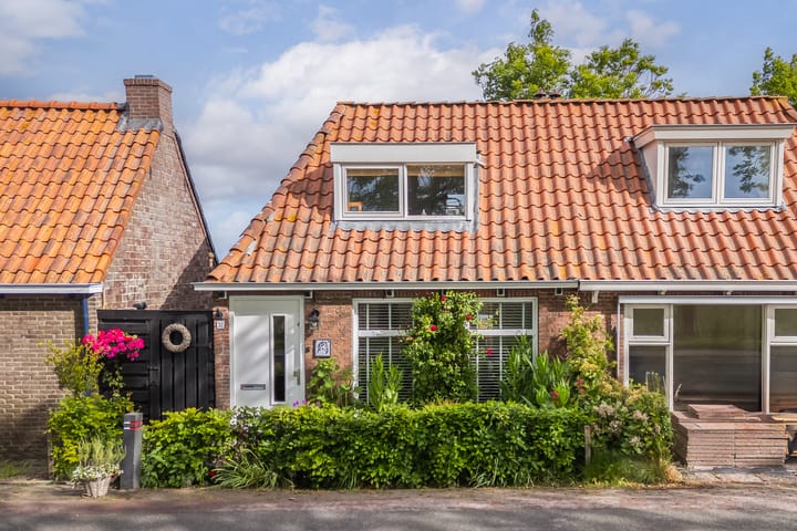 Oudebildtdijk 32 in Oudebildtzijl foto