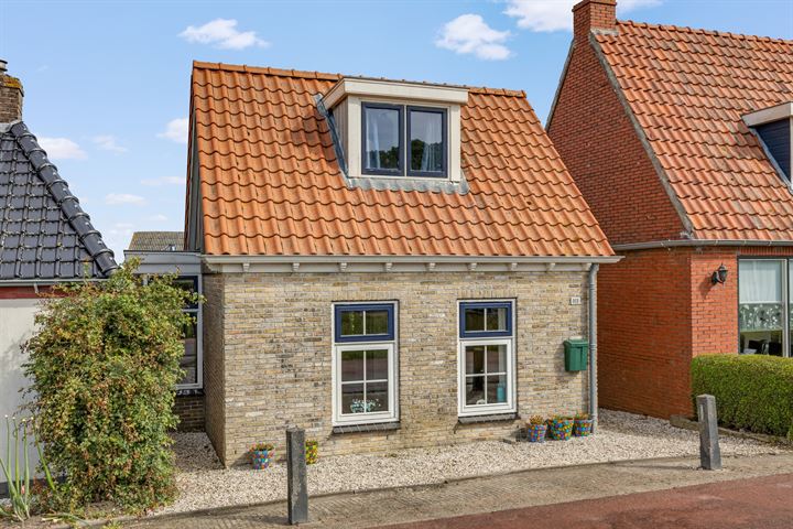 Oudebildtdijk 868 in St.-Jacobiparochie foto