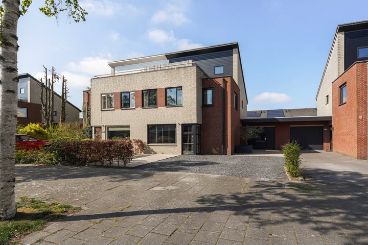 Oudenboschstraat 13 in Tilburg foto