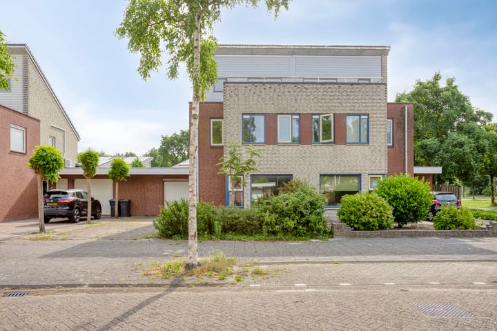 Oudenboschstraat 26 in Tilburg foto