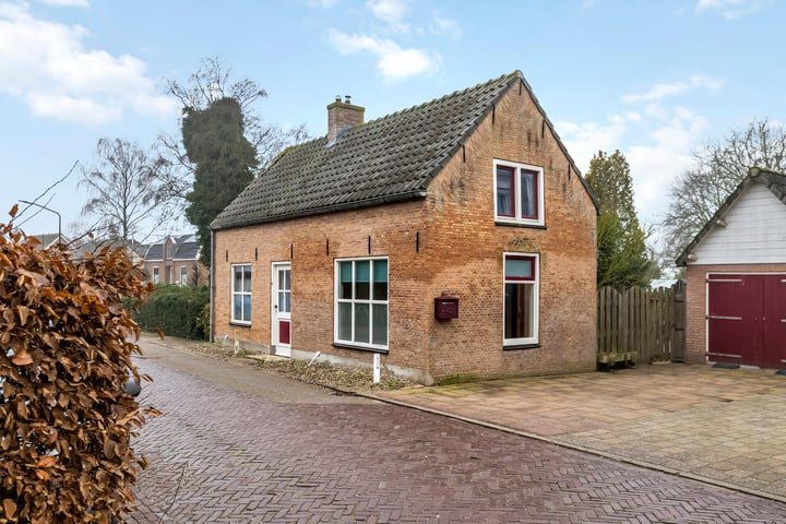 Oudendijk 16 in Woudrichem foto