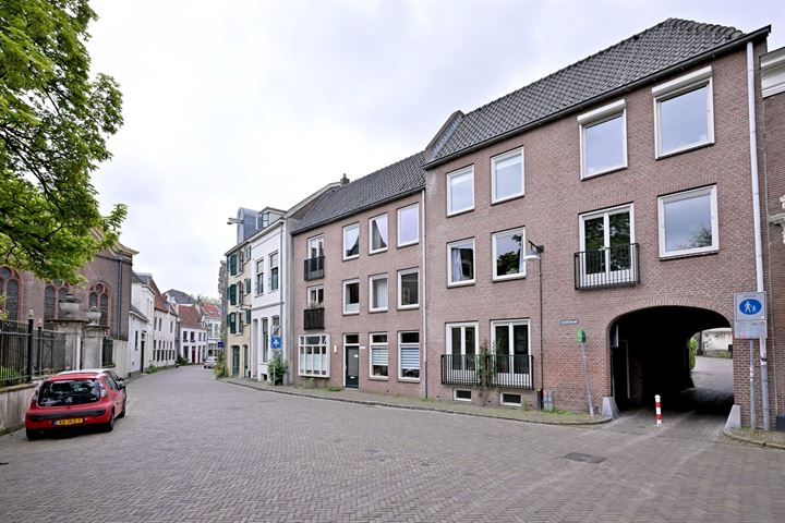 Oudewand 114 in Zutphen foto