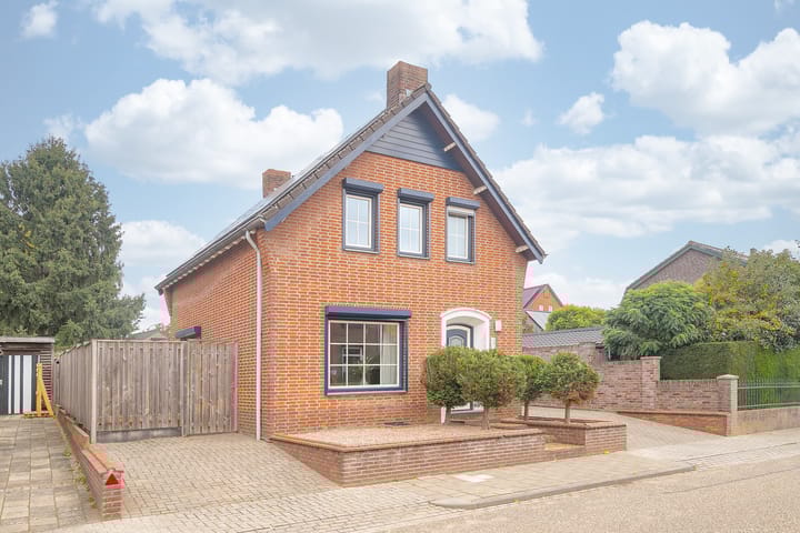 Oudeweg 7 in Linne foto