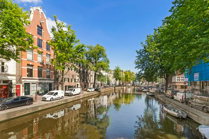 Oudezijds Voorburgwal 233B in Amsterdam foto