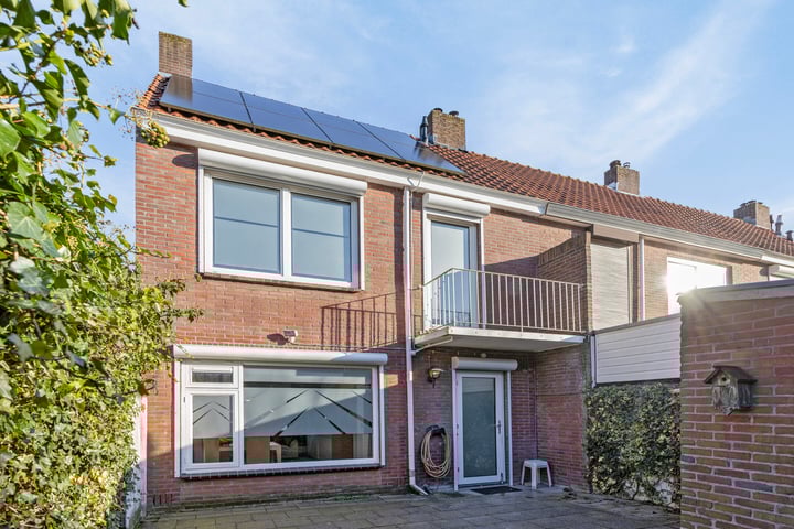 Outshoornstraat 1 in Tilburg foto