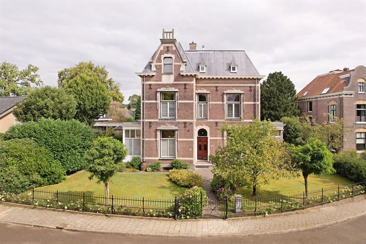 Overbeeklaan 14 in Velp foto