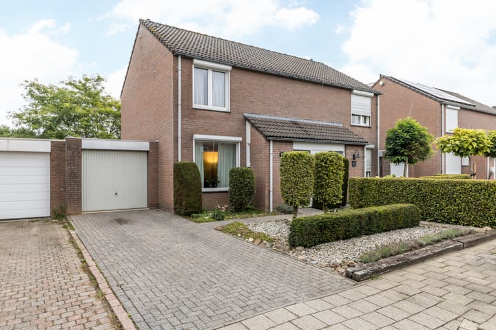 Overbroekerf 8 in Hoensbroek