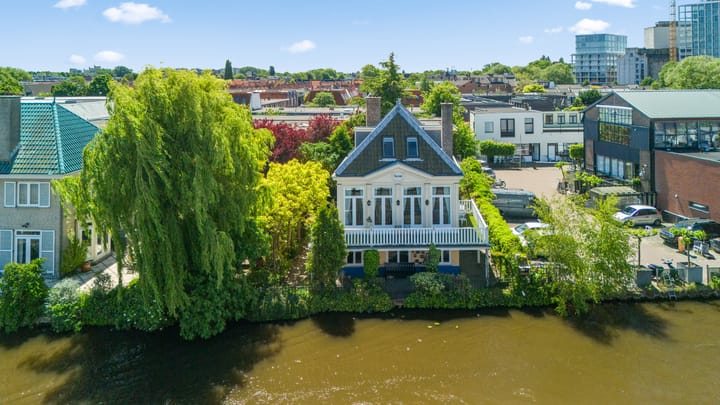 Overrijn 19 in Leiden foto
