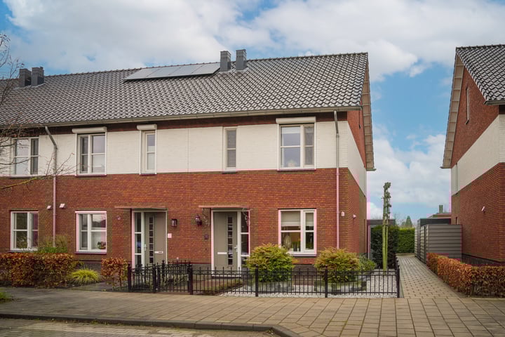 Overste J M Kolffstraat 12 in Kesteren foto