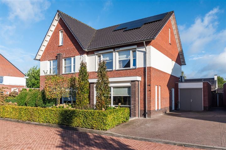 Overste J M Kolffstraat 30 in Kesteren foto