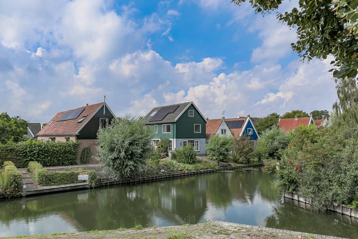 Overtoom 11 in Bovenkarspel foto