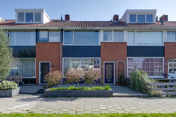 Overweerse polderdijk 124 in Purmerend foto
