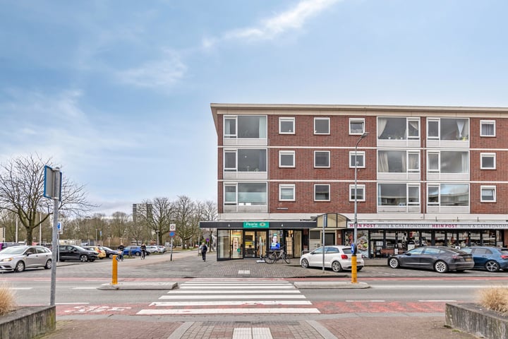 Overwinningsplein 16 in Groningen foto
