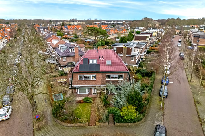 P.C. Hooftlaan 2 in Driehuis NH foto