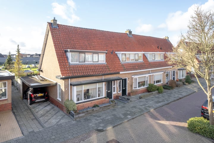 P F Catsstraat 33 in Franeker foto