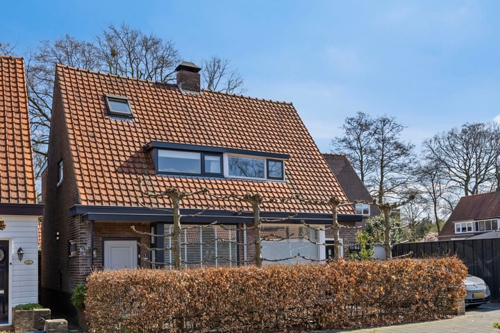 P.H. van Rijnstraat 9 in Veenendaal foto