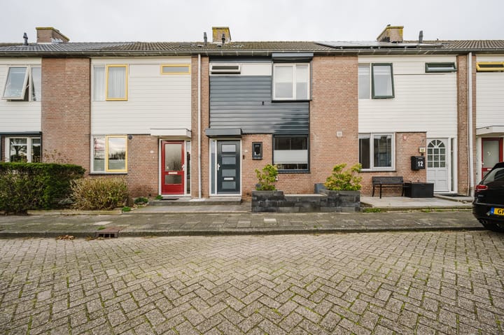 P. Hellendaalstraat 14 in Spijkenisse foto