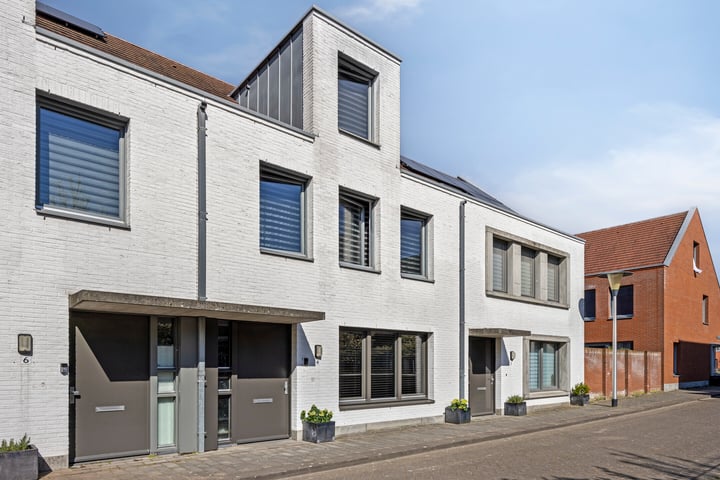 P.M. Dillenstraat 4 in Helmond
