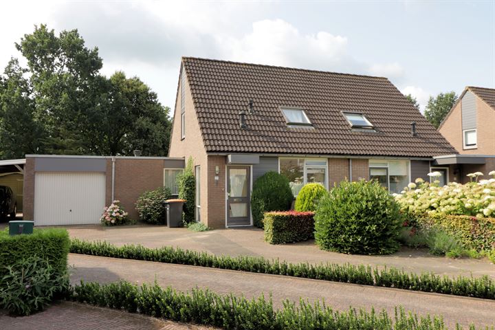 Paasweide 19 in Steenwijk foto