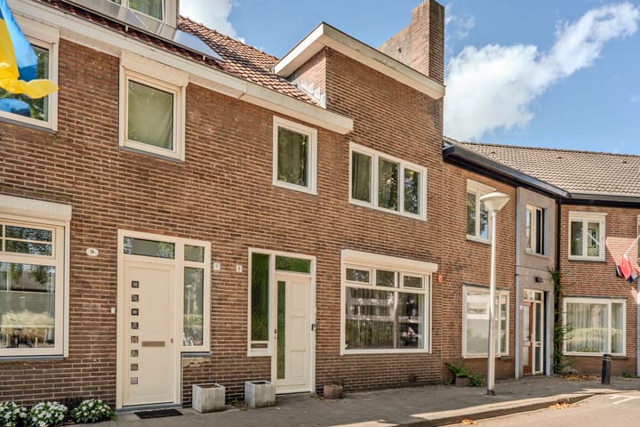 Paduaplein 8 in Tilburg foto