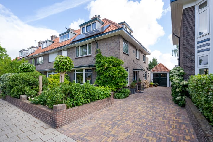 Papelaan 116 in Voorschoten foto