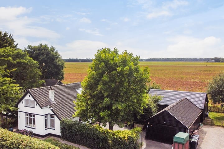Parallelweg 10 in Bellingwolde foto