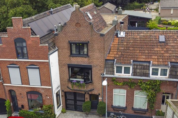 Parallelweg 10A in Venlo foto