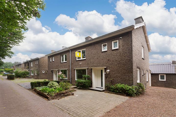 Parallelweg 17 in Sittard foto