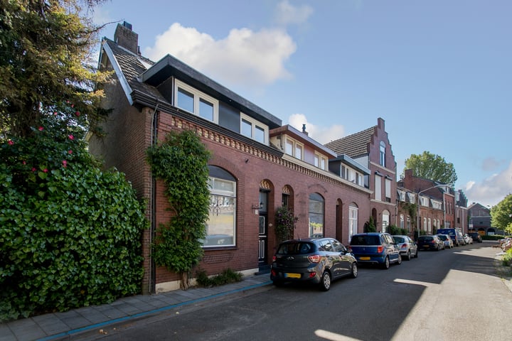 Parallelweg 18 in Venlo foto